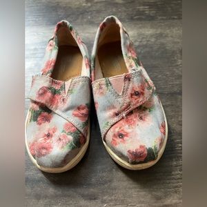 Toddler Floral Tom Size 9 (matching women’s size 9 Toms in a separate listing)